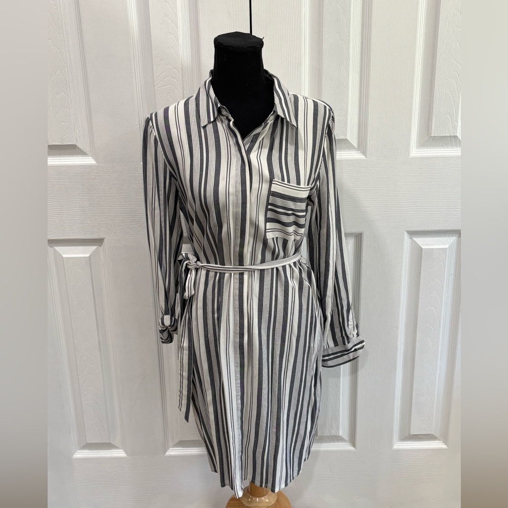 Banana Republic Black and White Striped Shirt Dress size 6